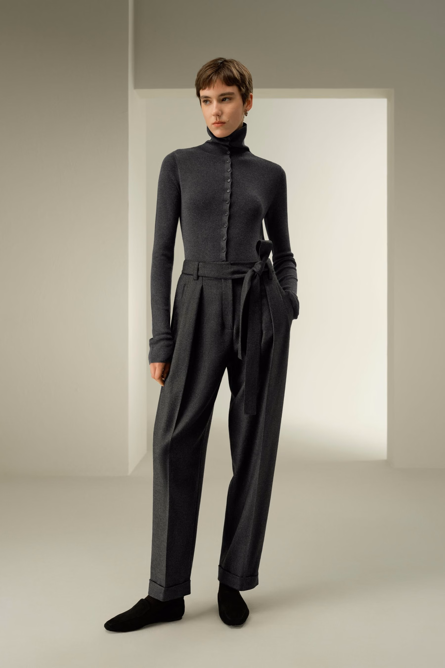 Front-Pleated Silk-Wool Barrel Pants