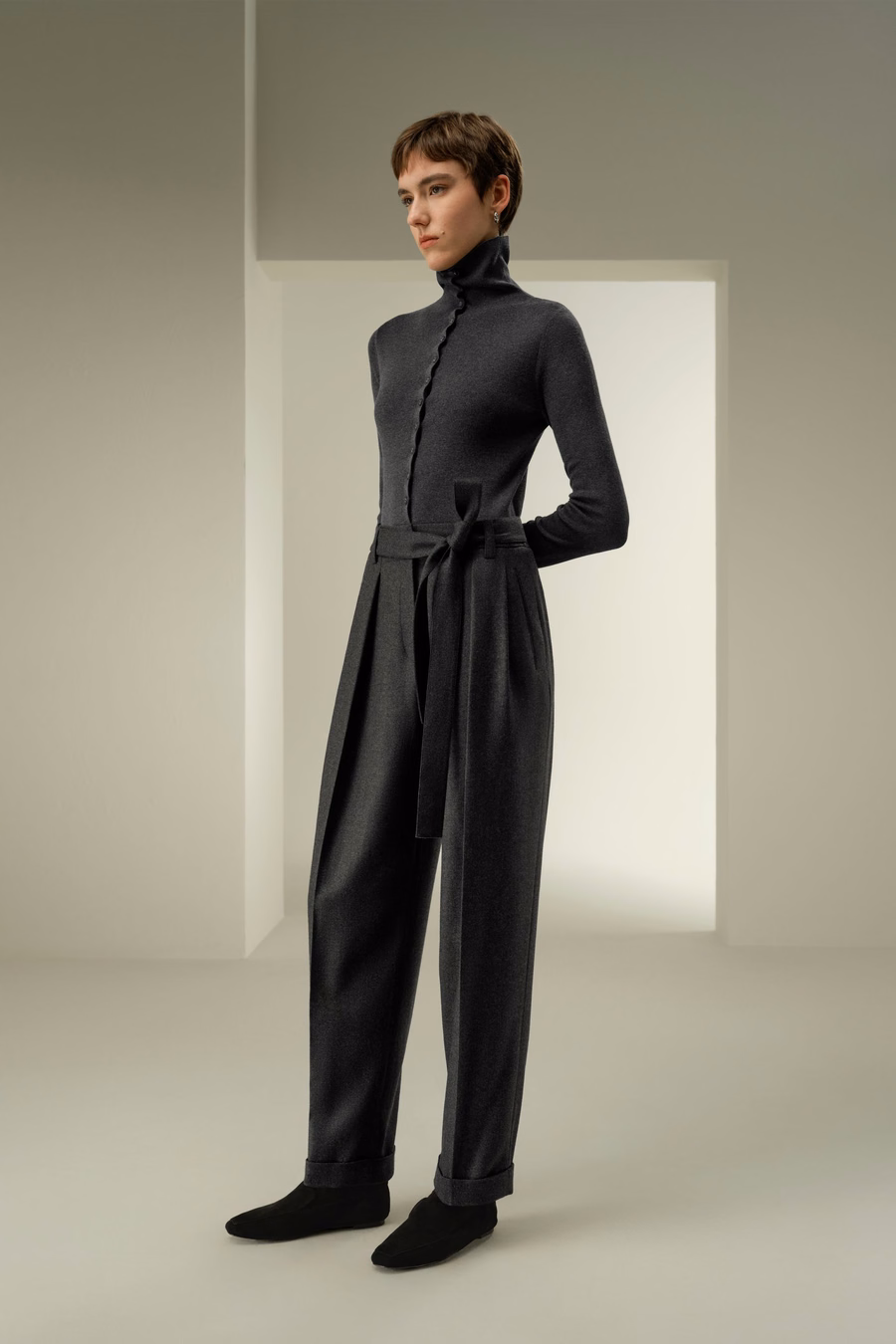 Front-Pleated Silk-Wool Barrel Pants