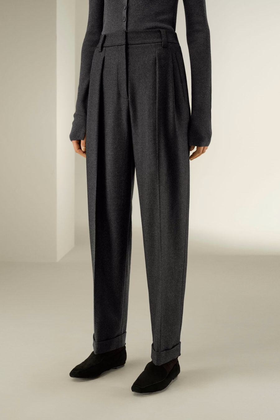 Front-Pleated Silk-Wool Barrel Pants