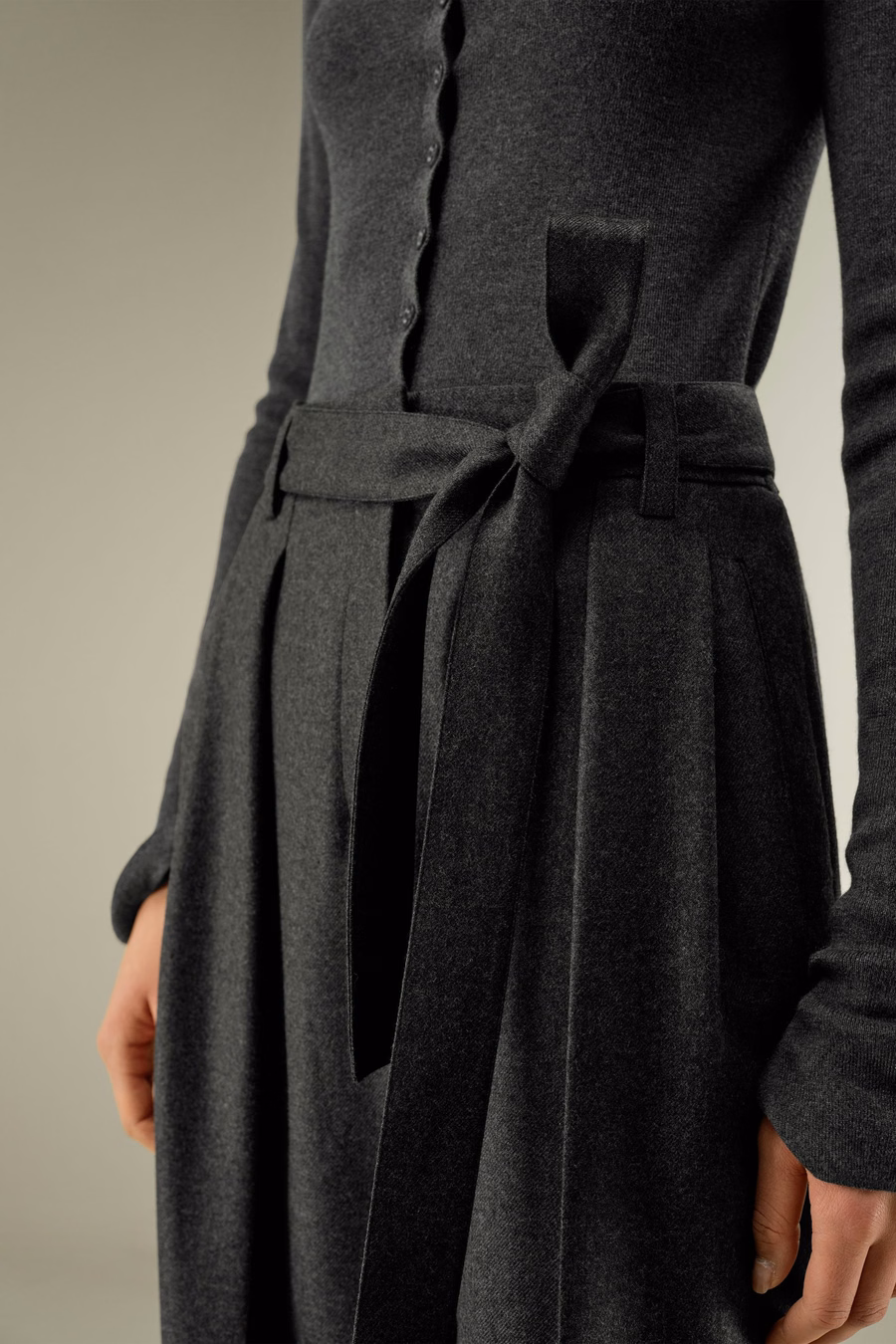 Front-Pleated Silk-Wool Barrel Pants