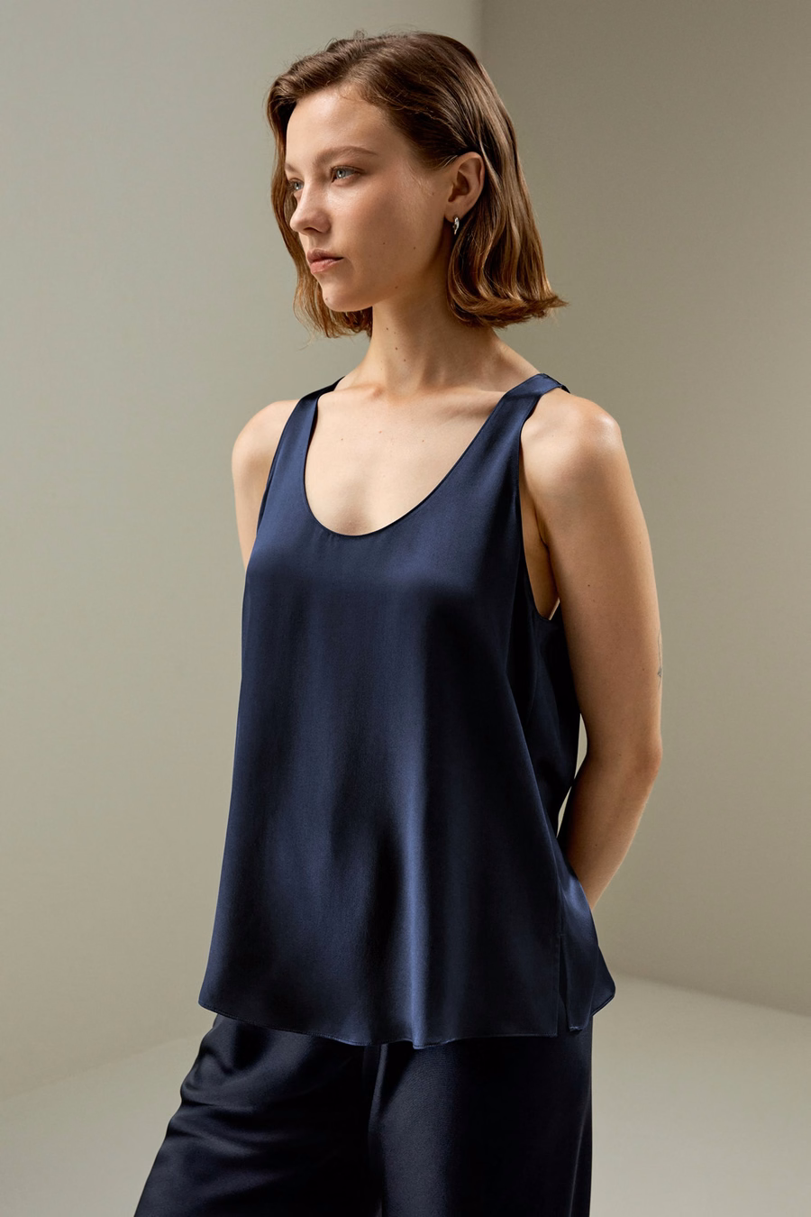 Relaxed Silk U-neck Tank