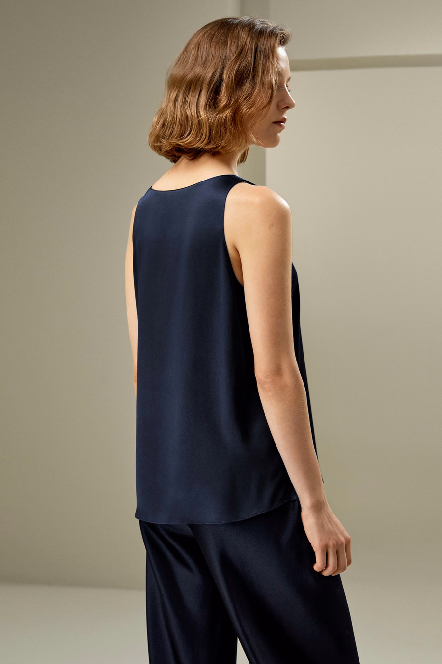 Relaxed Silk U-neck Tank