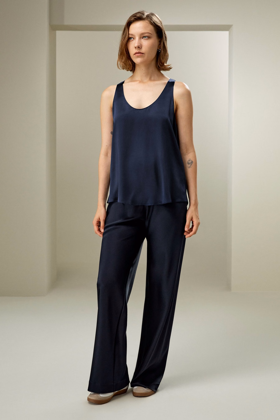 Relaxed Silk U-neck Tank