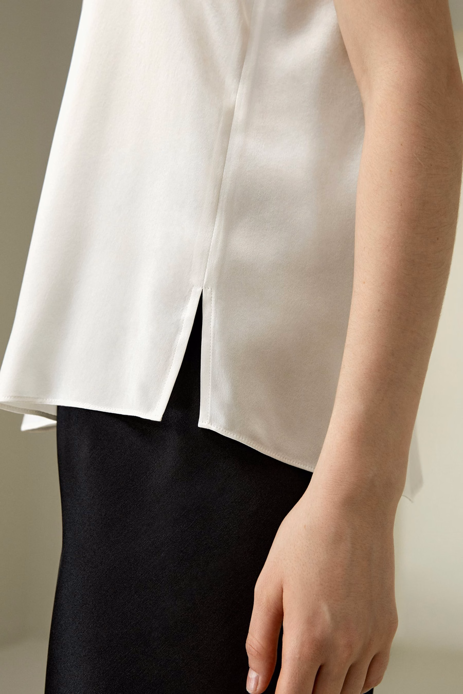 Relaxed Silk U-neck Tank