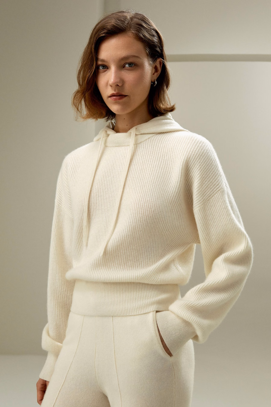 Eshe 2-in-1 Cashmere Detachable Hoodie