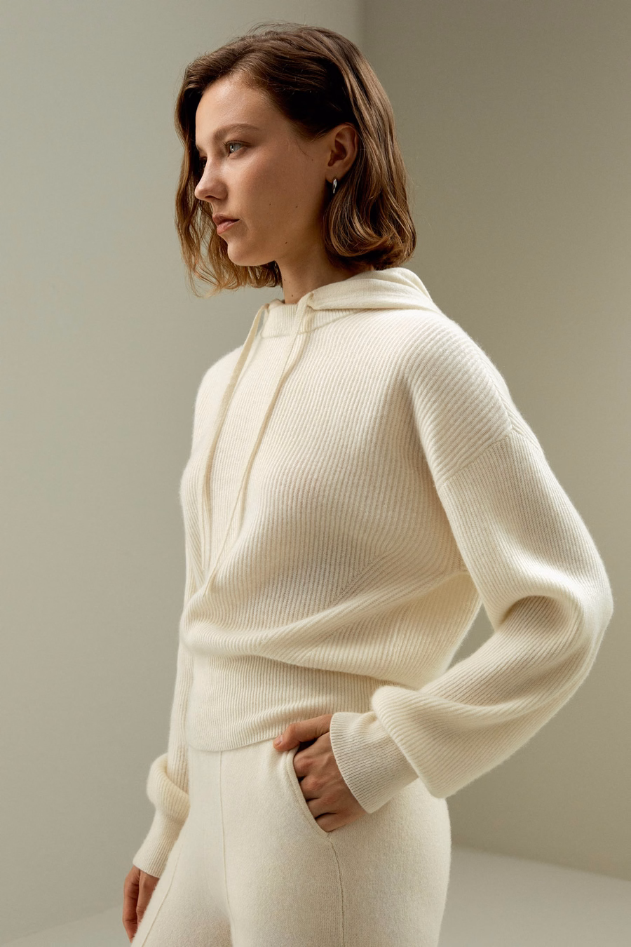 Eshe 2-in-1 Cashmere Detachable Hoodie