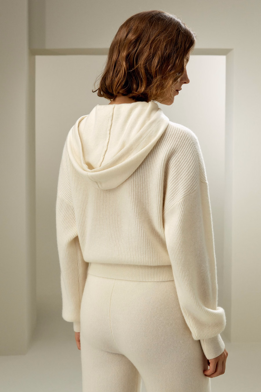 Eshe 2-in-1 Cashmere Detachable Hoodie