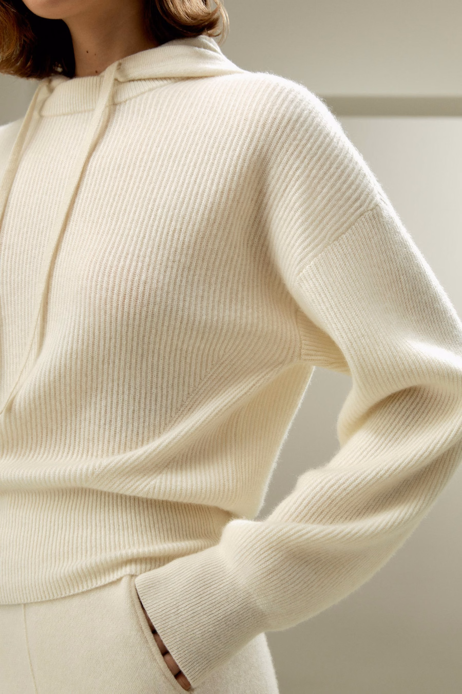Eshe 2-in-1 Cashmere Detachable Hoodie