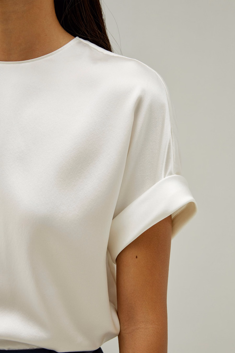 Obliuque Sleeves Round Neck Silk Tee