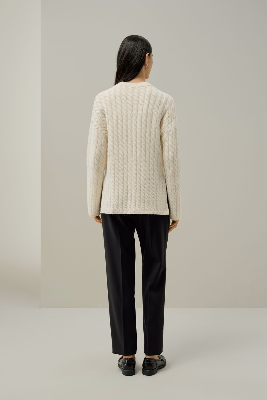 Round-Neck Cable-Knit Cashmere Sweater