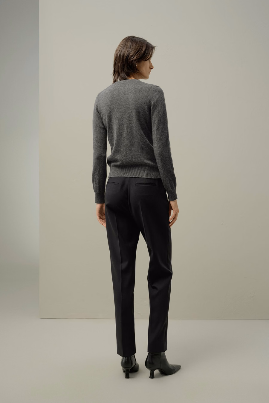 Cashmere Fitted Crew Neck Cardigan