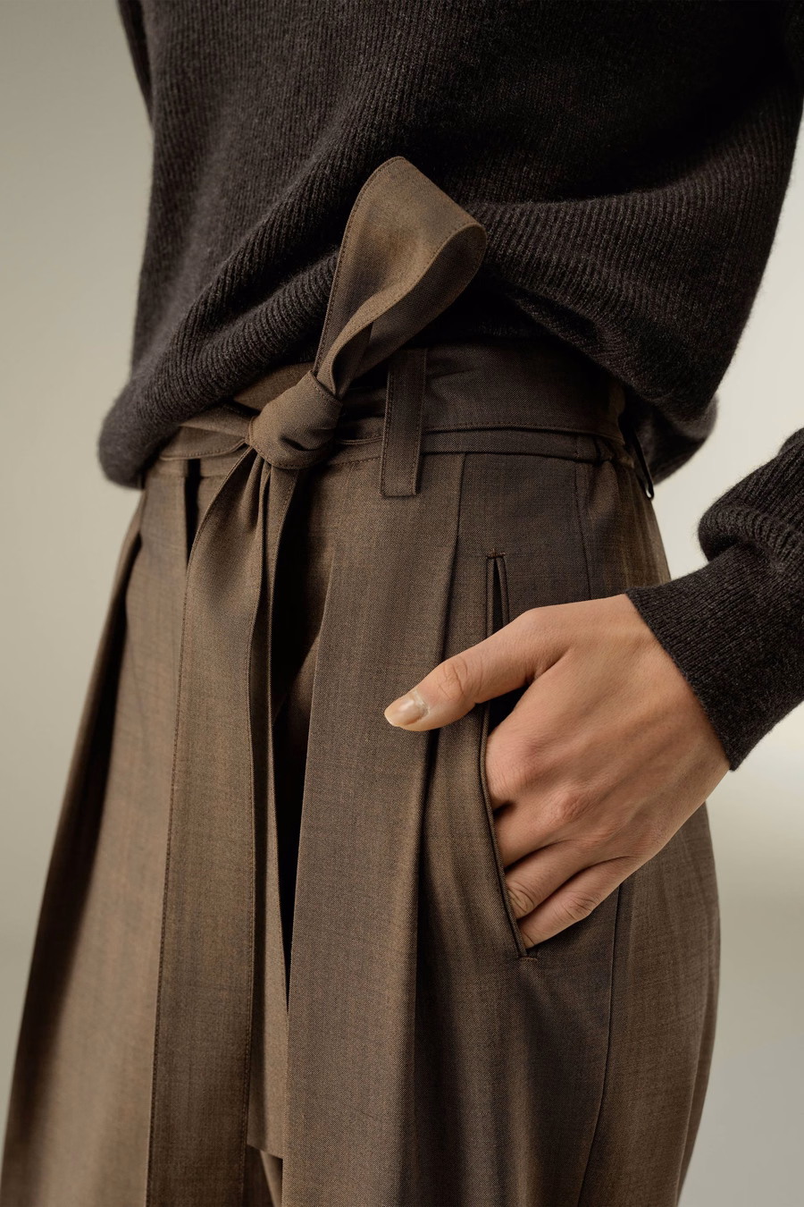 Havana Silk-Wool Barrel leg pants