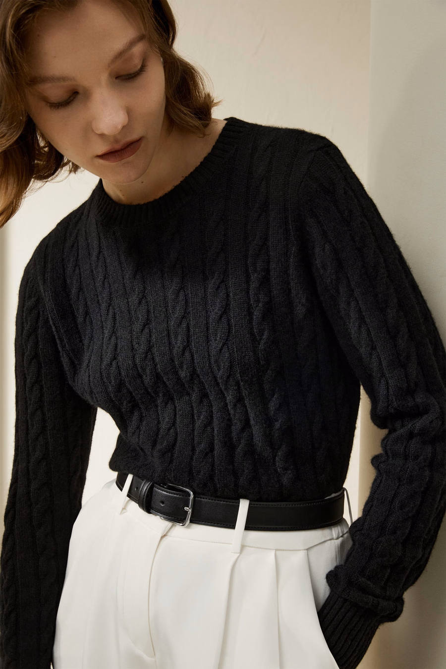 Classic Cable Knit Sweater with Ribbed Edges