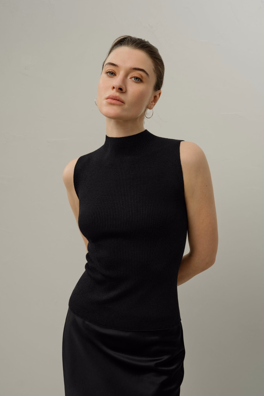 Seamless Knit Washable-Wool Vest