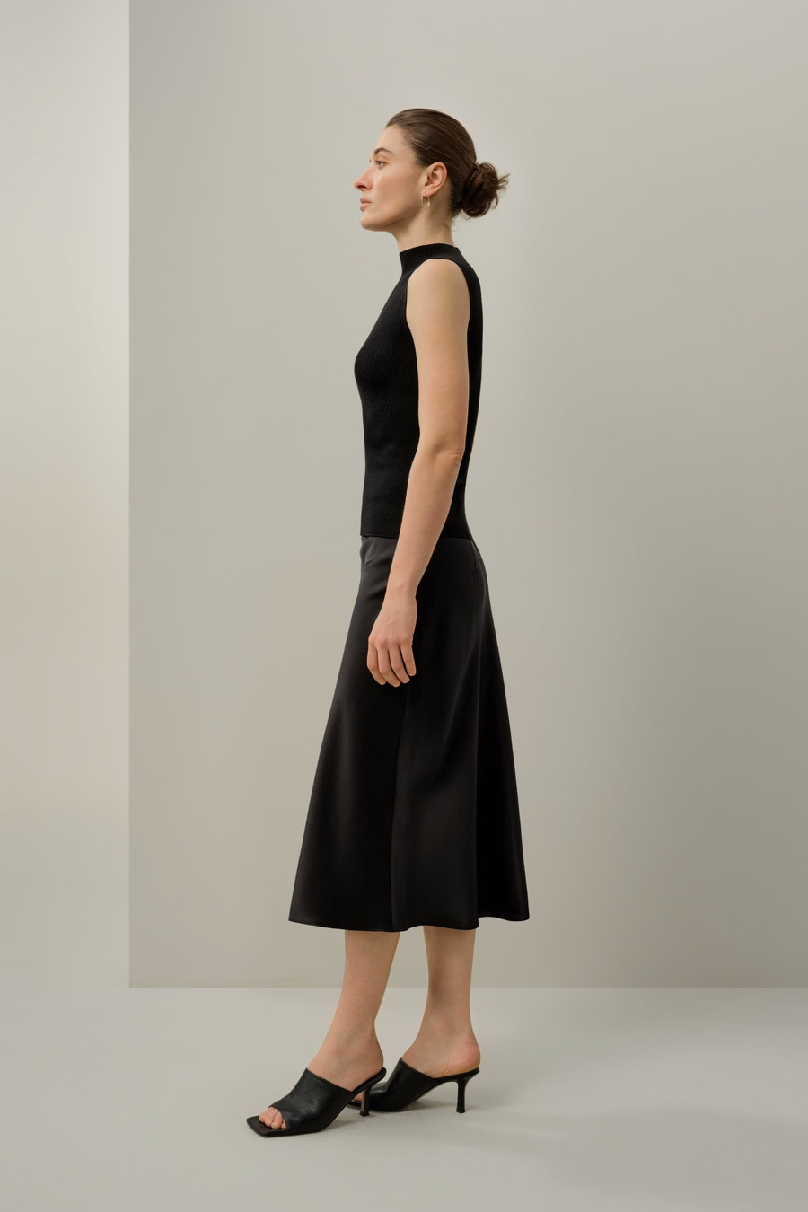 Seamless Knit Washable-Wool Vest