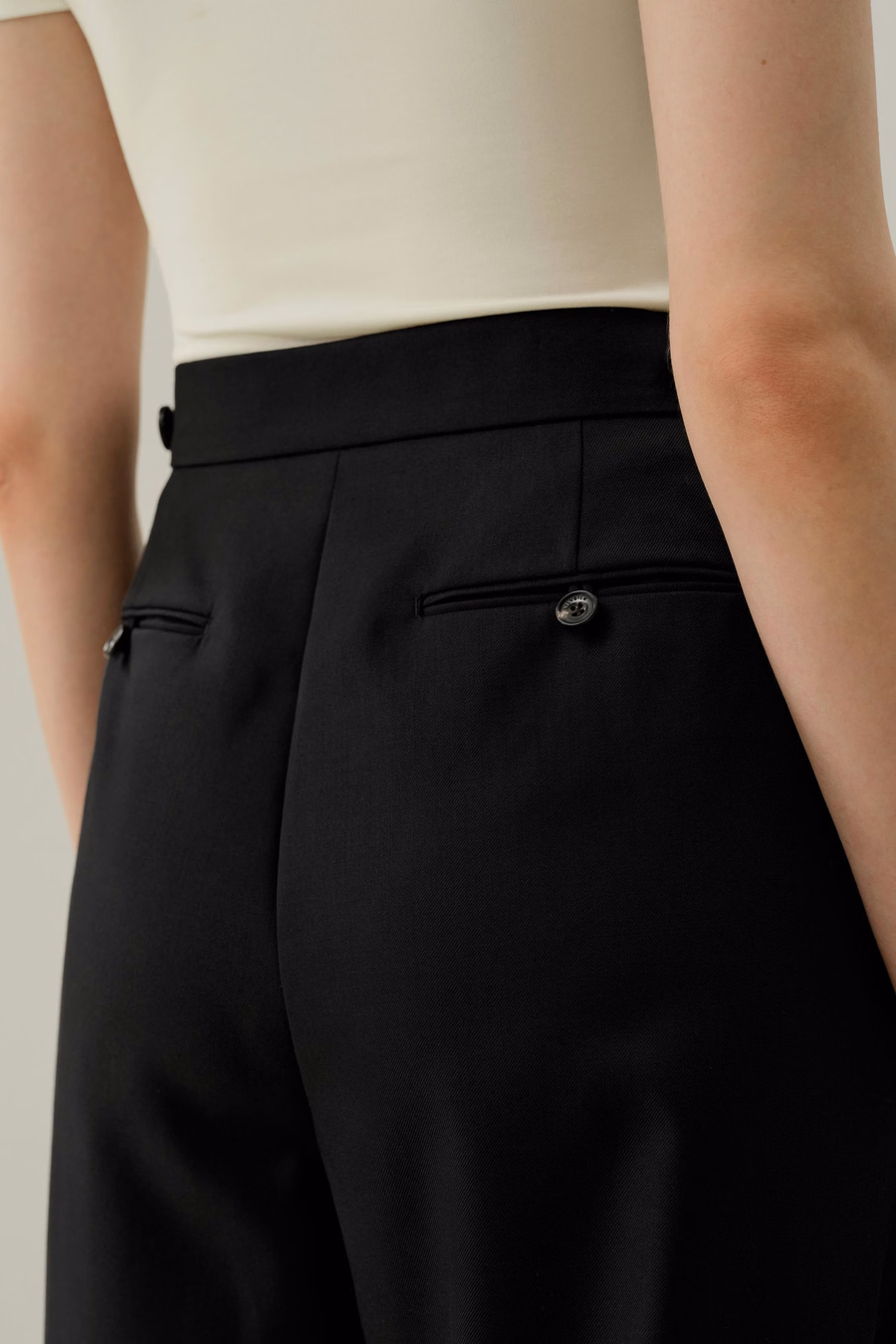 Wool-Silk Bermuda