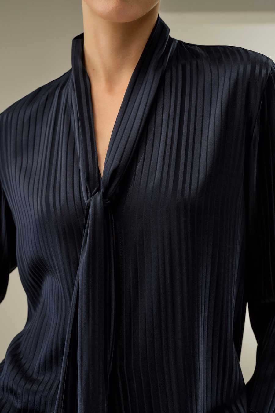 Silk Blouse with a detachable ribbon