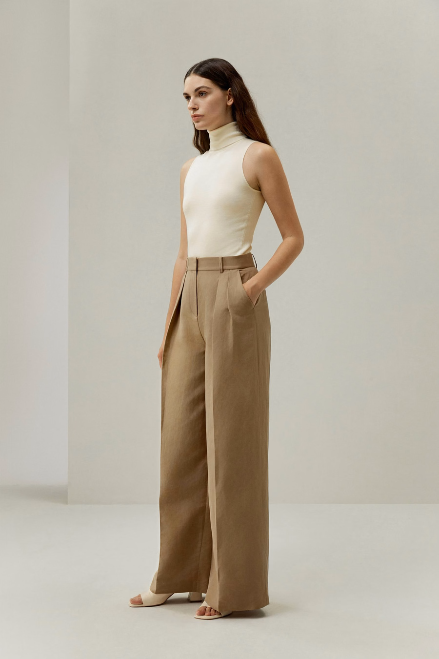Front-Pleated Silk-Linen Blend Trousers
