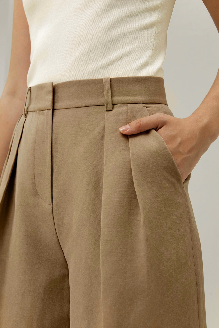 Front-Pleated Silk-Linen Blend Trousers
