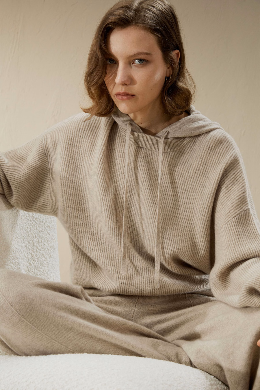 Eshe 2-in-1 Cashmere Detachable Hoodie