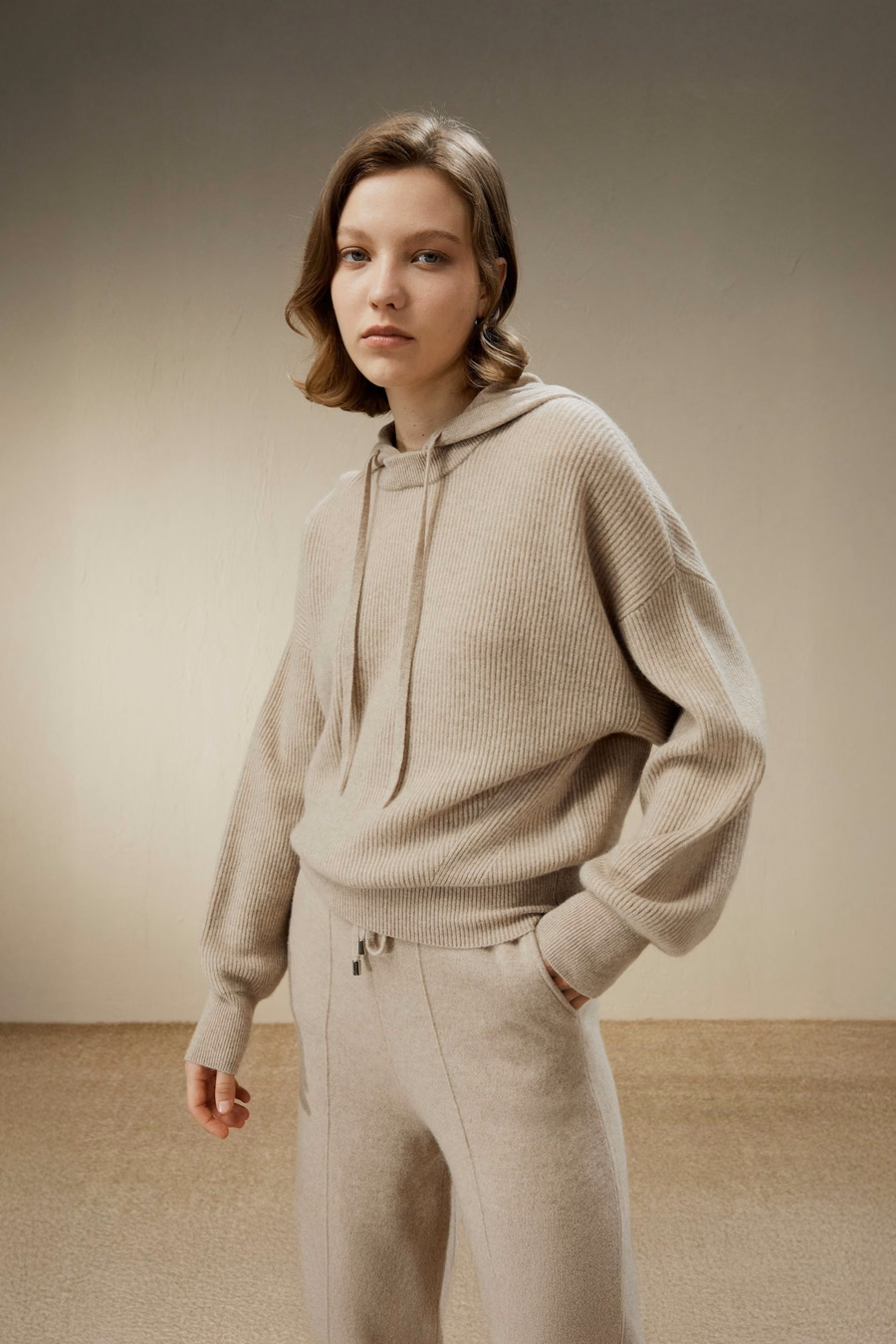 Eshe 2-in-1 Cashmere Detachable Hoodie