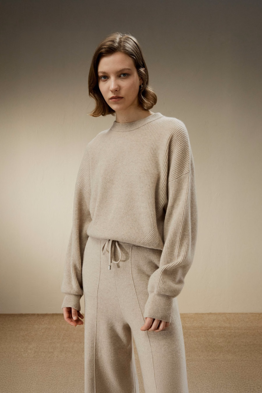 Eshe 2-in-1 Cashmere Detachable Hoodie