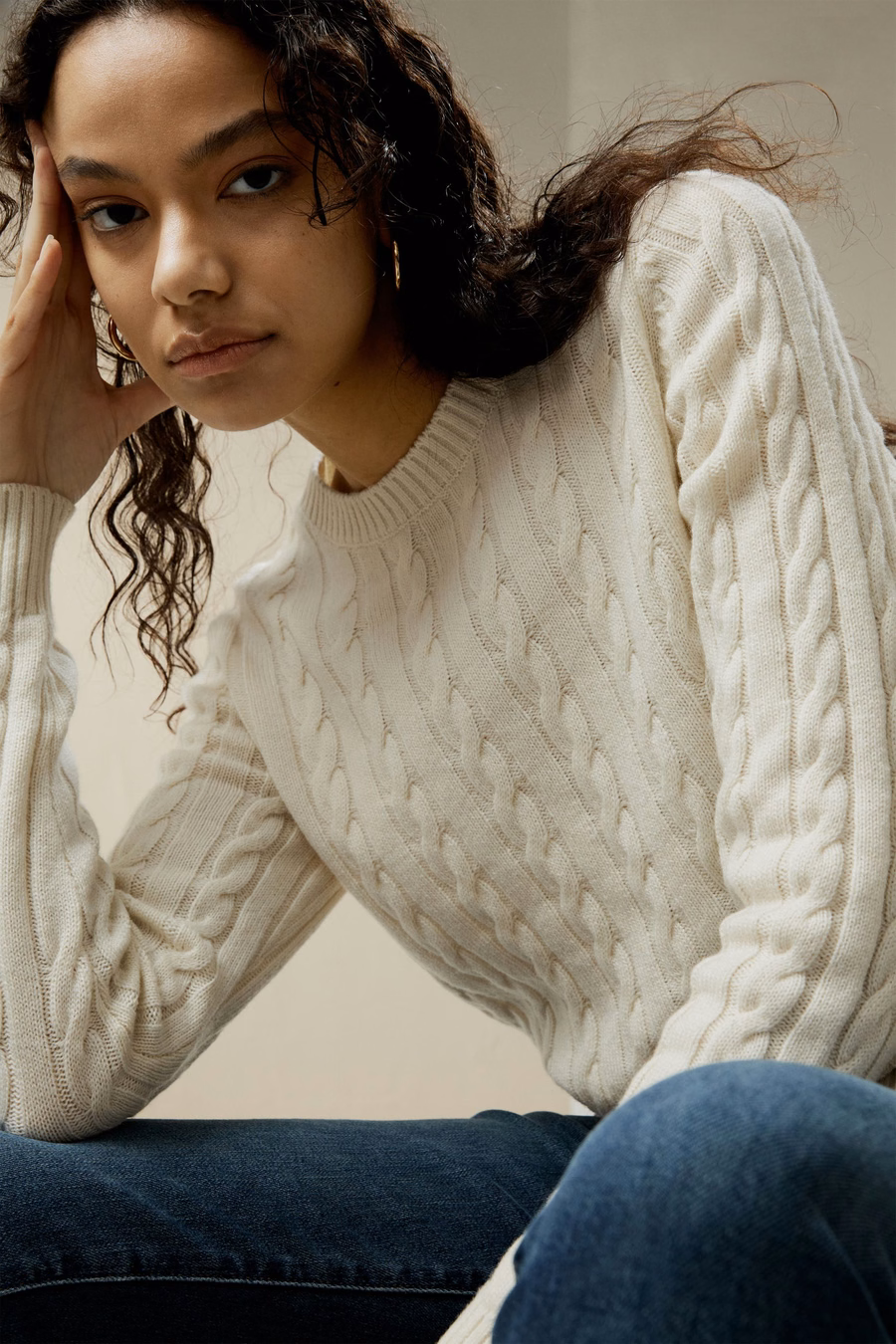 Classic Cable Knit Sweater with Ribbed Edges
