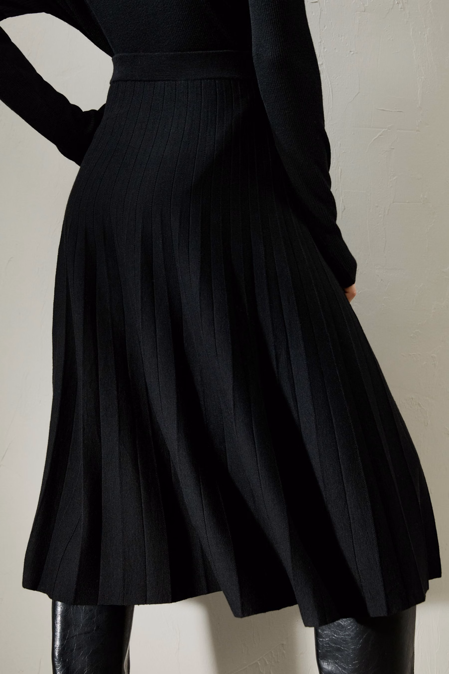 Collegiate Ultra-fine Merino Wool Skirt