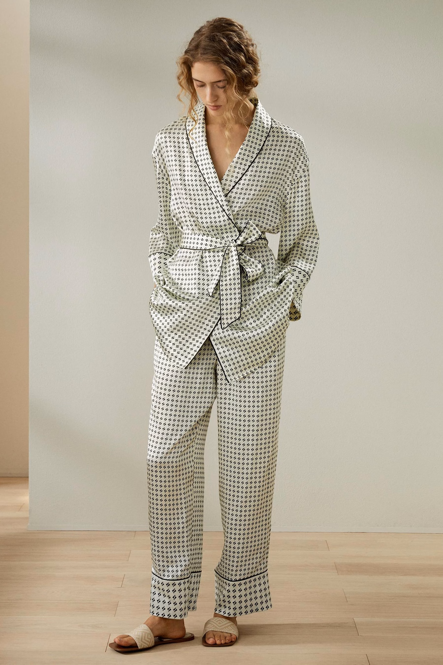 Pena Robe With Pants