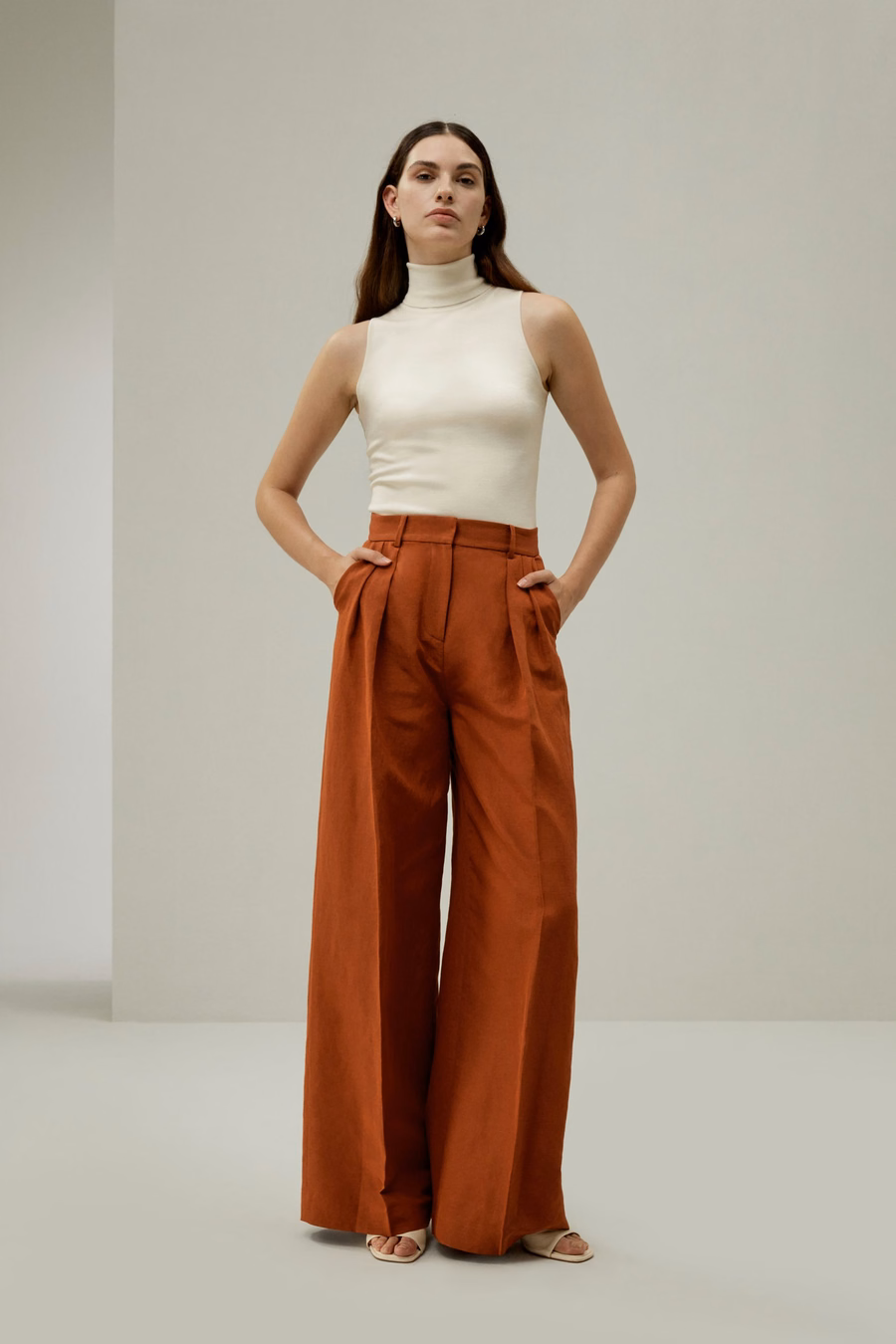 Front-Pleated Silk-Linen Blend Trousers