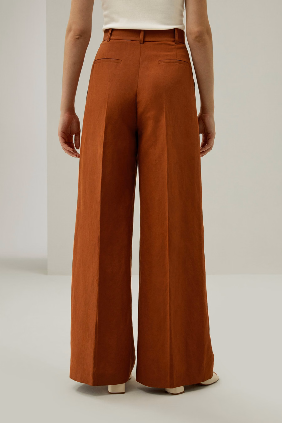 Front-Pleated Silk-Linen Blend Trousers
