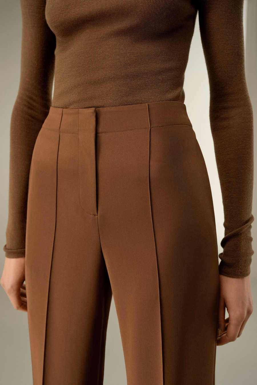 Minimalist Silk Crêpe Pant