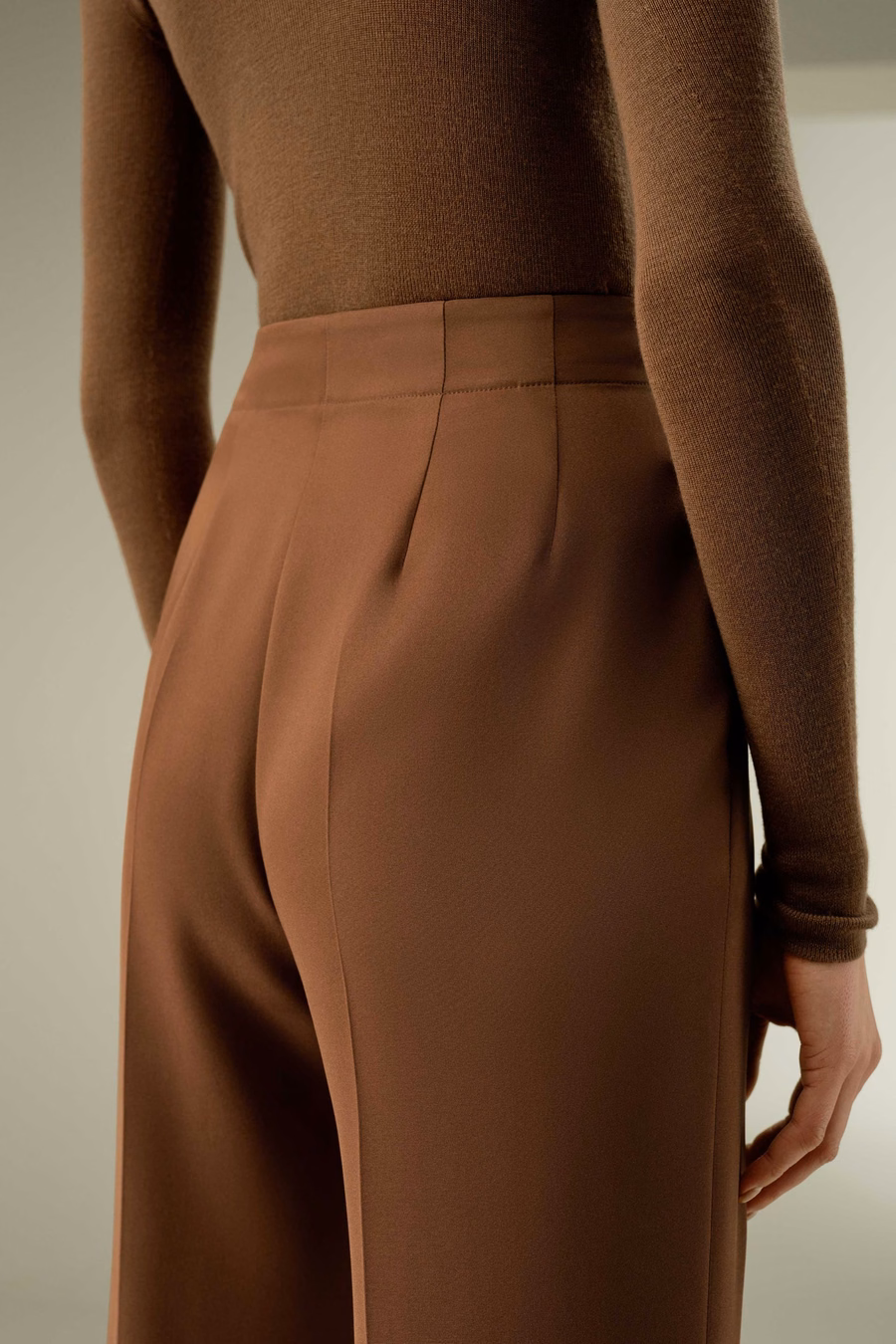 Minimalist Silk Crêpe Pant