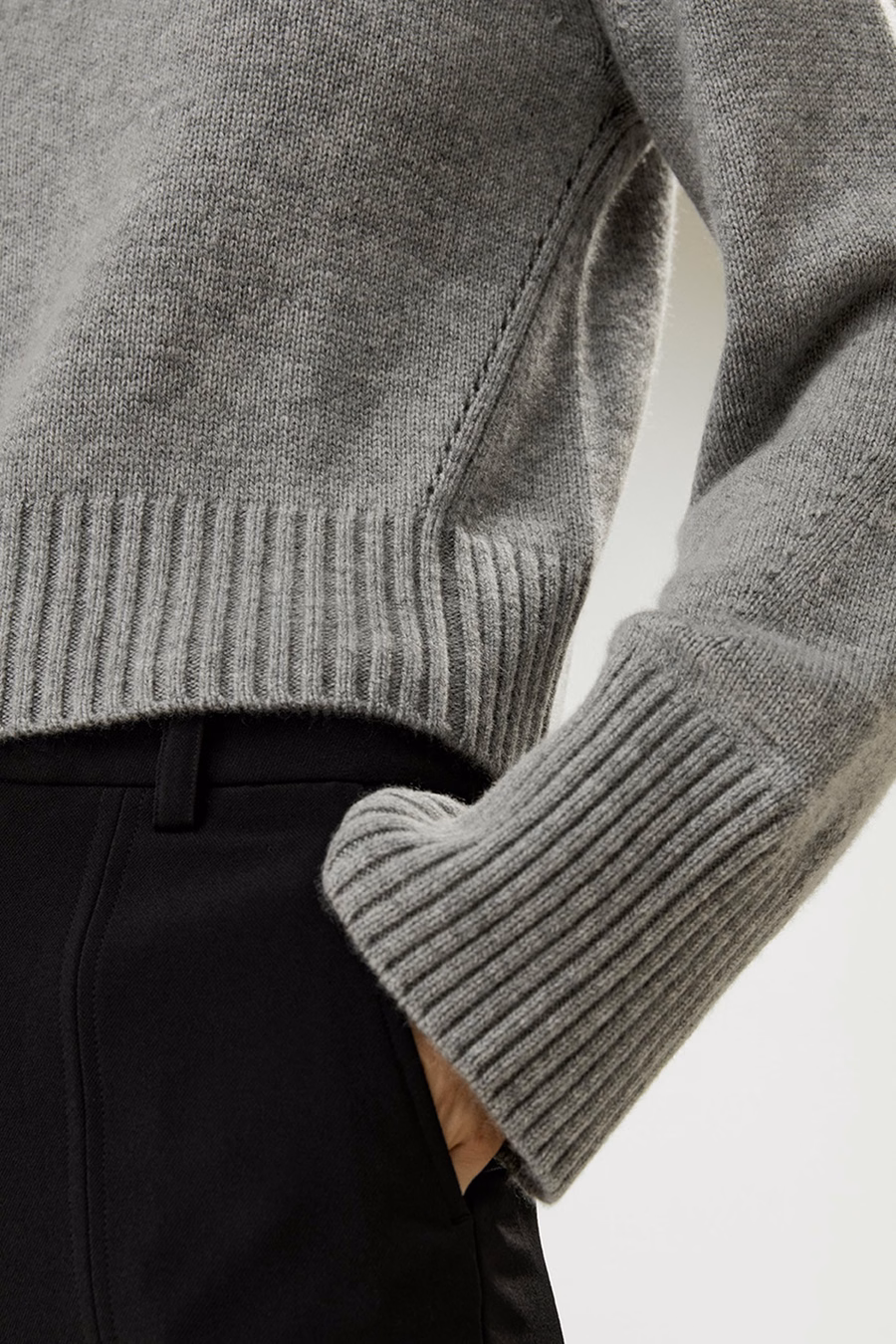 Ribbed Collar and Hemline Wool Cashmere Sweater