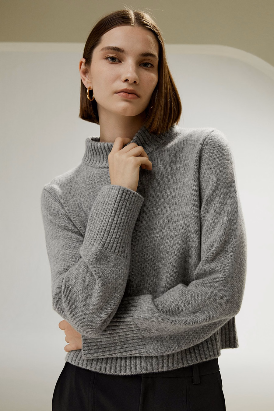 Ribbed Collar and Hemline Wool Cashmere Sweater