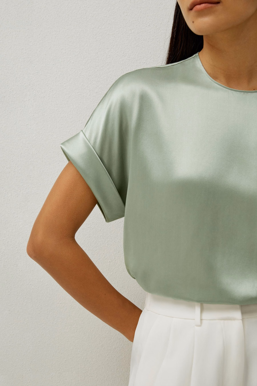 Obliuque Sleeves Round Neck Silk Tee