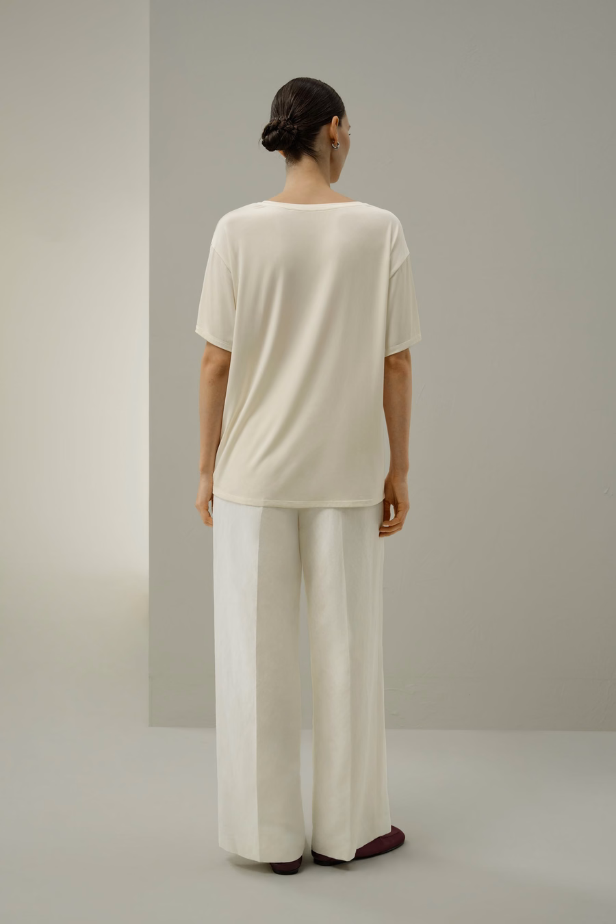 Silk Breeze Jersey Basic V-neck T-shirt