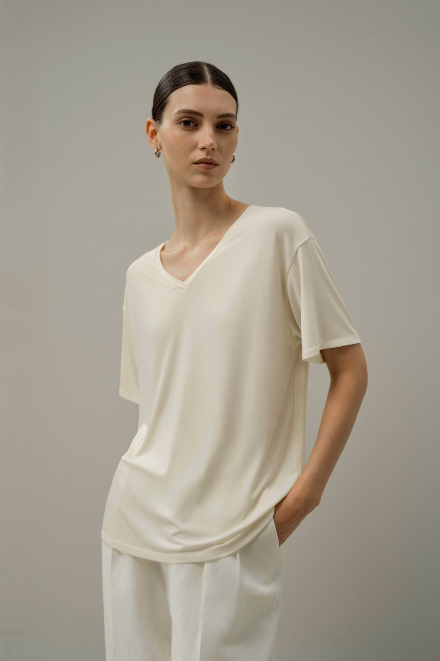 Silk Breeze Jersey Basic V-neck T-shirt